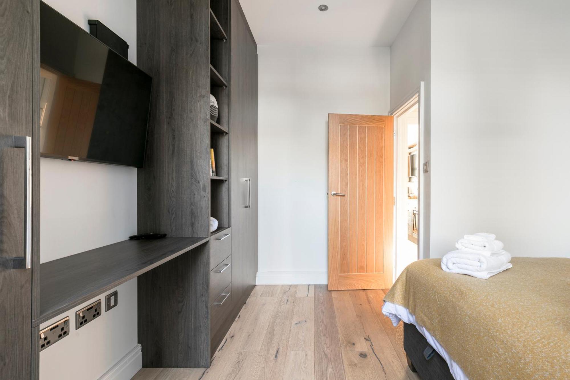 Modern Aptmt, 2 Stops To Central London, Smart Lock, Netflix Ealing kerület Kültér fotó